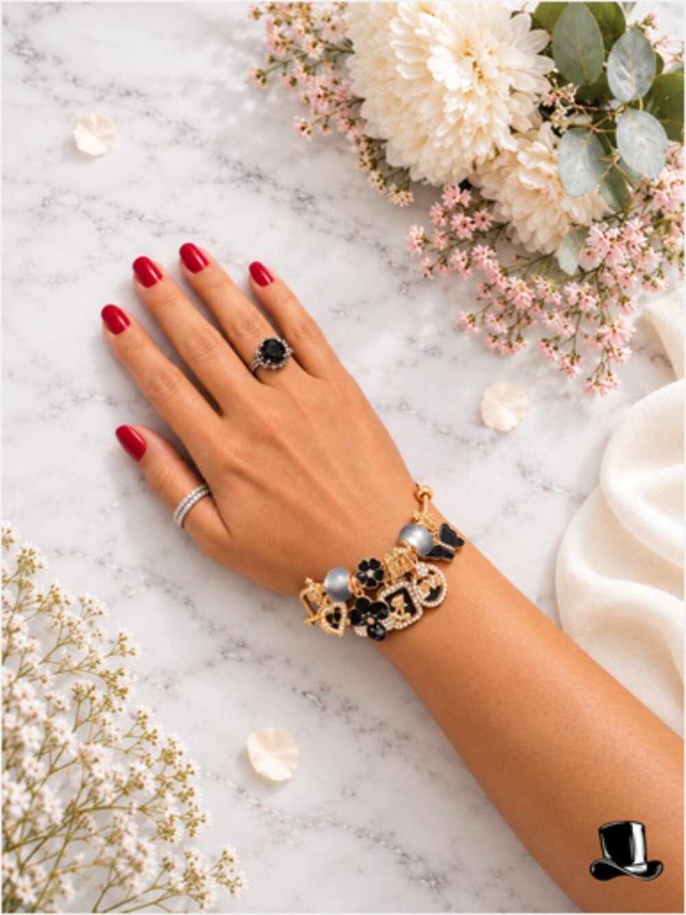 Gold Tone Love Freindship Charm Bracelet